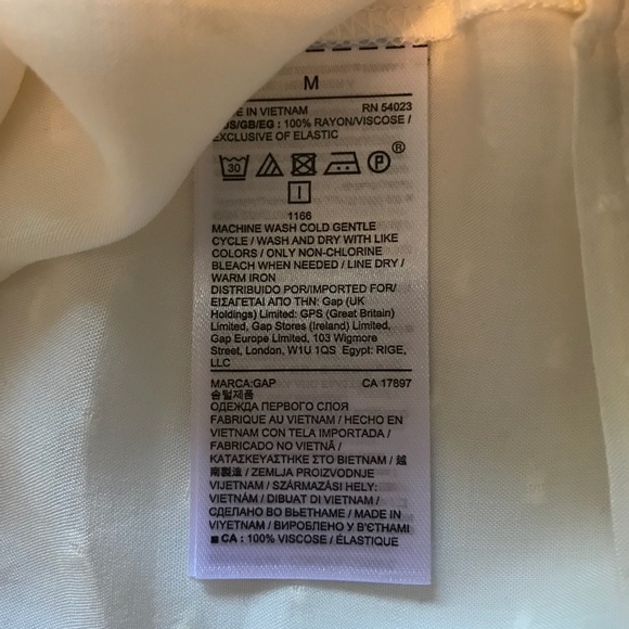 Gap Swiss Dot Top - Picture 3 of 5